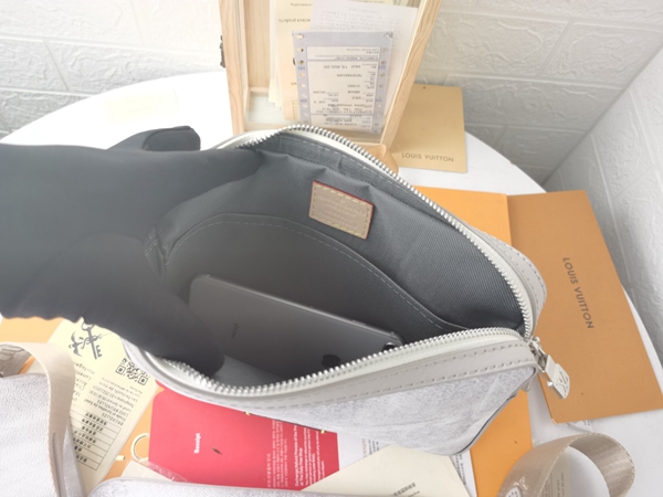 ルイヴィトンバッグ素材ディテール